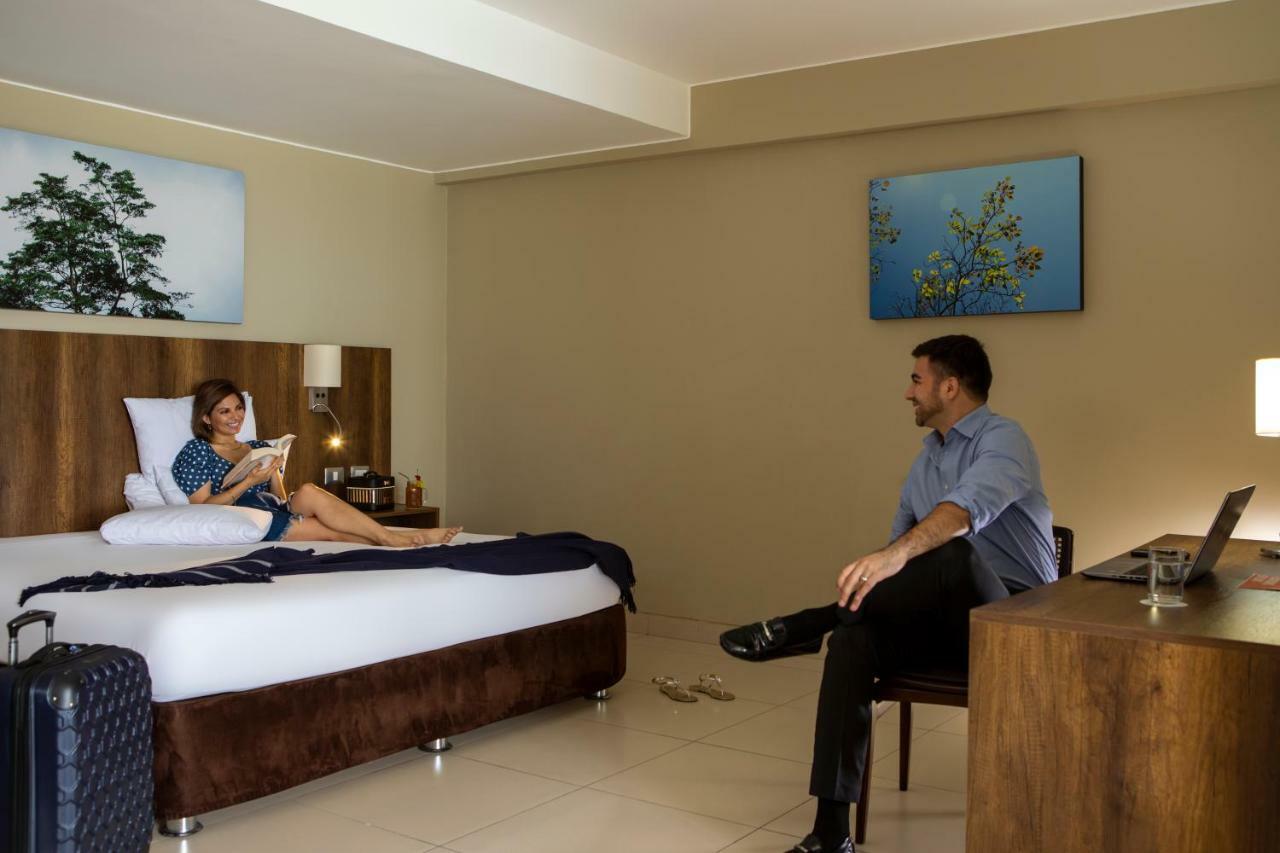 Casa Andina Select Пукалпа Екстериор снимка